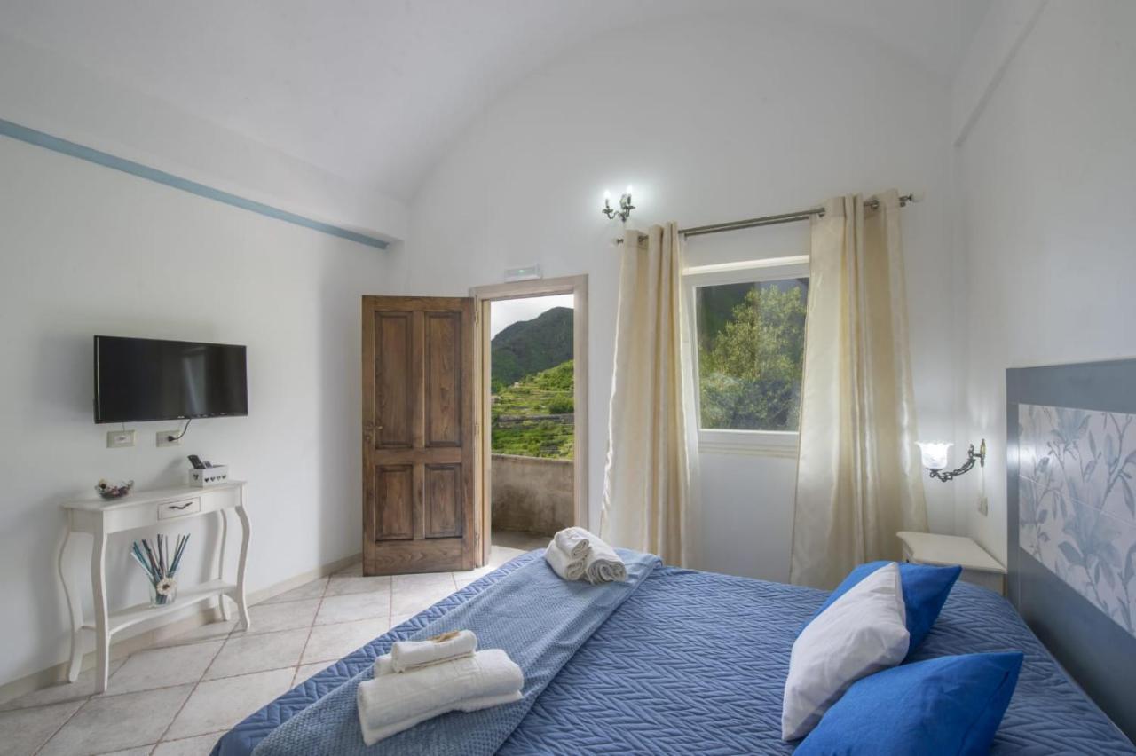 Il Mandorlo Bed & Breakfast ตรามอนติ ภายนอก รูปภาพ